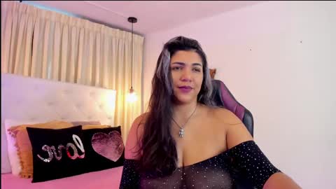 Snapshot of heidyblue chatting on 10/17/25, 03:58 online show from 10/17/25, 03:58