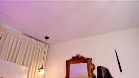 Snapshot of heidyblue chatting on 11/19/25, 05:02 online show from 11/19/25, 05:02