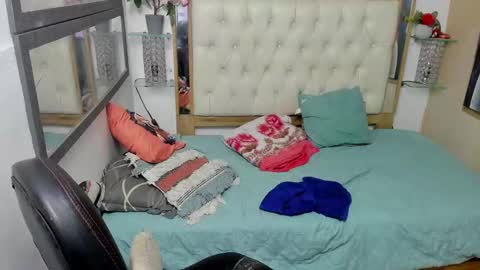 heiker_ online show from 10/07/25, 02:53