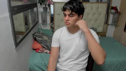 heiker_ online show from 10/20/25, 03:18