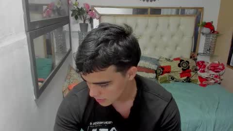 Snapshot of heiker_ chatting on 11/16/25, 02:28 heiker_ online show from 11/16/25, 02:28