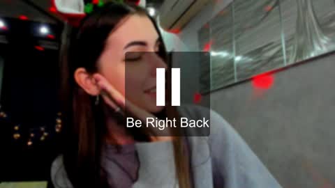 Snapshot of heileymeow chatting on 12/24/24, 09:22 Heiley online show from 12/24/24, 09:22