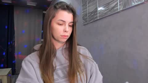 Snapshot of heileymeow chatting on 01/09/25, 08:11 Heiley online show from 01/09/25, 08:11