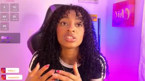 Snapshot of heily_fox chatting on 02/06/25, 09:53 HEILY  online show from 02/06/25, 09:53