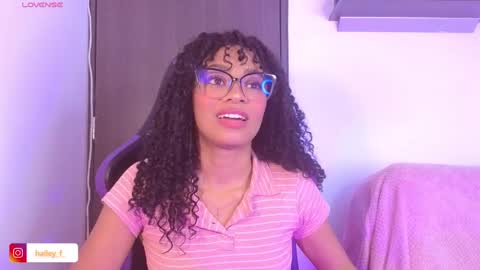 Snapshot of heily_fox chatting on 02/25/25, 06:36 HEILY  online show from 02/25/25, 06:36