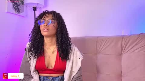 Snapshot of heily_fox chatting on 03/01/25, 06:35 HEILY  online show from 03/01/25, 06:35