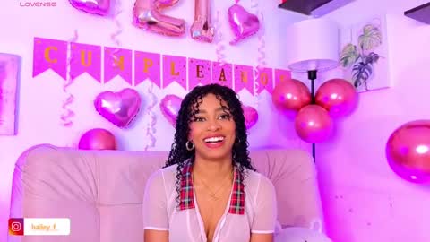 Snapshot of heily_fox chatting on 03/04/25, 06:37 HEILY  online show from 03/04/25, 06:37