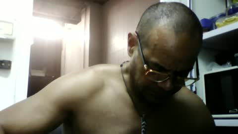 Snapshot of heistt chatting on 07/05/26, 12:12 Heist Stein online show from 07/05/26, 12:12