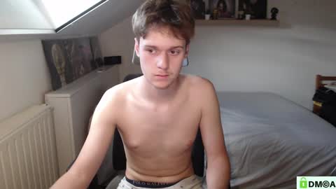 Snapshot of hel0n chatting on 06/02/26, 11:12 Check link in my bio online show from 06/02/26, 11:12