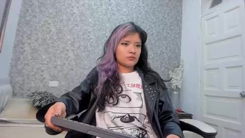 Hella online show from 09/19/25, 12:06