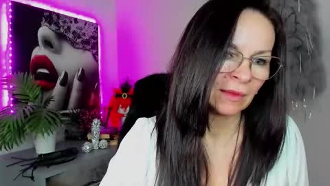 Helen online show from 04/07/26, 02:39