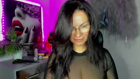 Helen online show from 04/18/26, 05:55