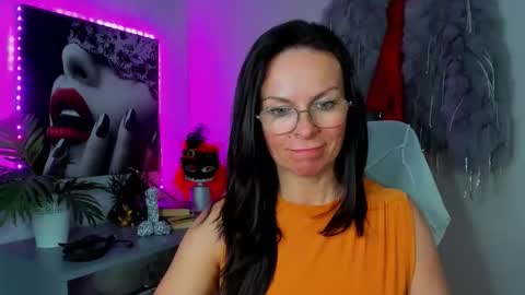 Snapshot of helen_79 chatting on 05/11/26, 02:45 Helen online show from 05/11/26, 02:45