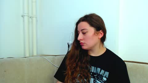 Snapshot of helen_adams_ chatting on 12/02/24, 11:01 helen_adams_ online show from 12/02/24, 11:01