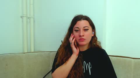 Snapshot of helen_adams_ chatting on 12/23/24, 08:00 helen_adams_ online show from 12/23/24, 08:00