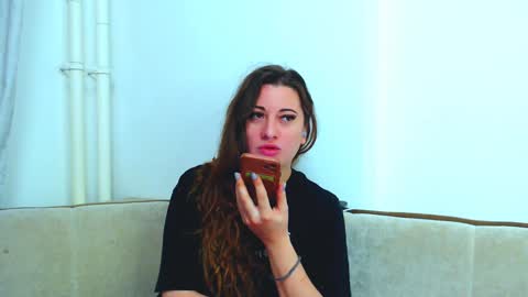 Snapshot of helen_adams_ chatting on 12/26/24, 04:43 helen_adams_ online show from 12/26/24, 04:43