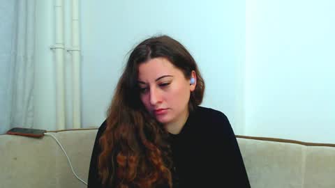 Snapshot of helen_adams_ chatting on 12/27/24, 08:35 helen_adams_ online show from 12/27/24, 08:35