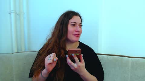 Snapshot of helen_adams_ chatting on 01/05/25, 10:10 helen_adams_ online show from 01/05/25, 10:10