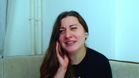 Snapshot of helen_adams_ chatting on 01/06/25, 05:52 helen_adams_ online show from 01/06/25, 05:52