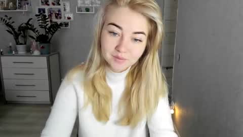 Snapshot of helen_angel_girl chatting on 12/05/25, 07:06 Helen sven online show from 12/05/25, 07:06