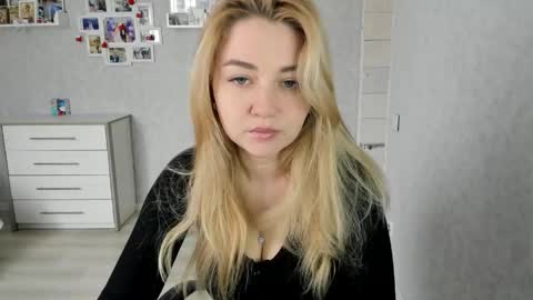 Snapshot of helen_angel_girl chatting on 03/24/26, 07:35 Helen sven online show from 03/24/26, 07:35