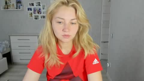 Snapshot of helen_angel_girl chatting on 07/13/26, 06:27 Helen sven online show from 07/13/26, 06:27