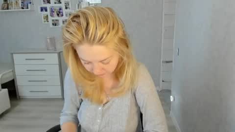 Snapshot of helen_angel_girl chatting on 07/17/26, 05:14 Helen sven online show from 07/17/26, 05:14