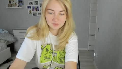 Snapshot of helen_angel_girl chatting on 07/22/26, 06:16 Helen sven online show from 07/22/26, 06:16