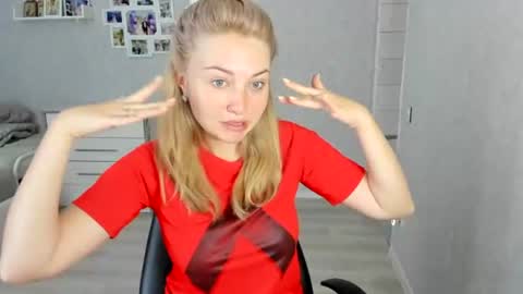 Snapshot of helen_angel_girl chatting on 08/01/26, 08:24 Helen sven online show from 08/01/26, 08:24