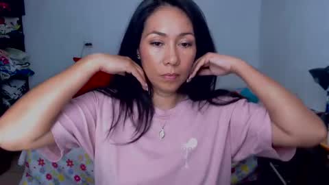 Snapshot of helen_lya chatting on 01/27/25, 09:00 Helen online show from 01/27/25, 09:00