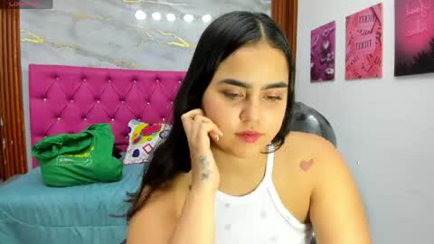 Snapshot of helen_russoo chatting on 05/03/26, 06:03 Helen online show from 05/03/26, 06:03