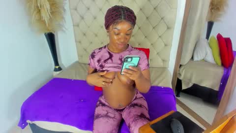 Snapshot of helena_copper chatting on 11/01/25, 08:11 HELENA COPPER online show from 11/01/25, 08:11