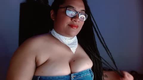 Snapshot of helena_grant chatting on 01/03/25, 03:12 Helena online show from 01/03/25, 03:12