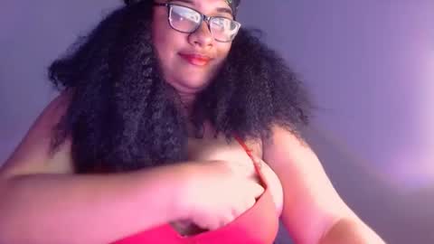 Snapshot of helena_grant chatting on 01/17/25, 06:33 Helena online show from 01/17/25, 06:33