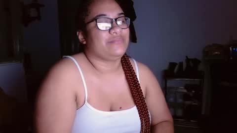 Snapshot of helena_grant chatting on 02/18/25, 03:53 Helena online show from 02/18/25, 03:53