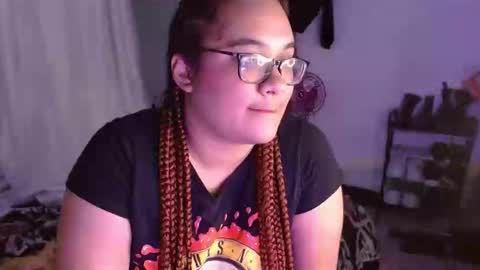 Snapshot of helena_grant chatting on 02/20/25, 07:52 Helena online show from 02/20/25, 07:52