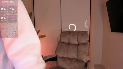 Snapshot of helena_lorente chatting on 01/23/25, 07:51 Helen online show from 01/23/25, 07:51