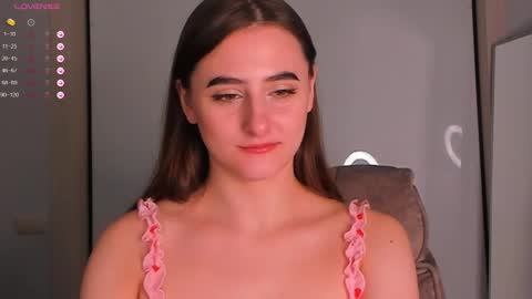 Snapshot of helena_lorente chatting on 10/11/25, 03:10 Helen online show from 10/11/25, 03:10