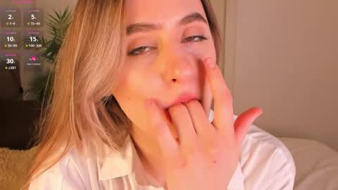 Snapshot of helena_lorente chatting on 03/30/26, 02:18 Helen online show from 03/30/26, 02:18