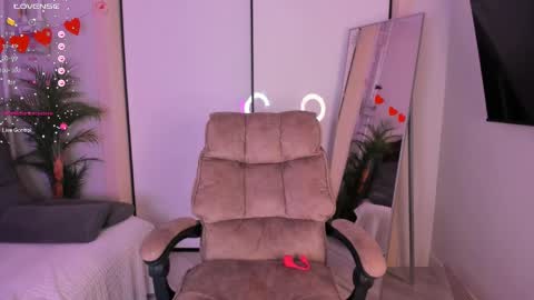 Snapshot of helena_lorente chatting on 04/13/26, 03:28 Helen online show from 04/13/26, 03:28