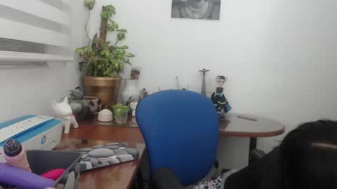 HELENA  online show from 11/15/25, 03:48