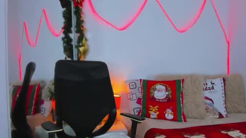 Helena Santos  online show from 11/16/25, 12:11