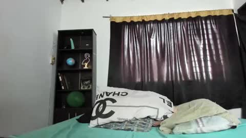 helena_spellman online show from 02/02/25, 07:35