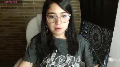 Snapshot of helenacyruss666 chatting on 04/09/26, 01:16 Only 18 cyrus online show from 04/09/26, 01:16