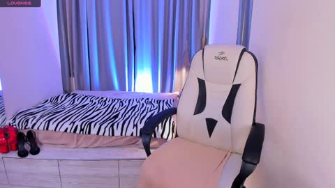 Snapshot of helenaregal chatting on 12/08/24, 01:58 Helena online show from 12/08/24, 01:58