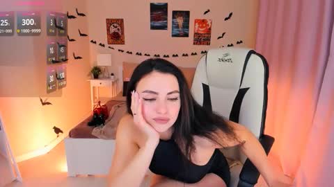 Snapshot of helenaregal chatting on 11/02/25, 06:43 Helena online show from 11/02/25, 06:43