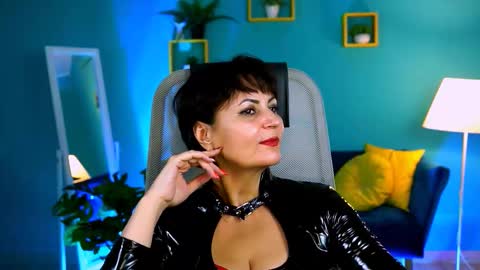 helenbeler online show from 11/07/25, 08:36