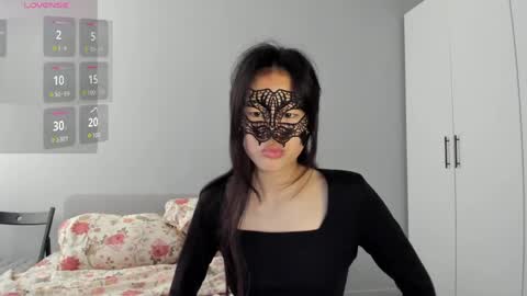 Hi I am Helen online show from 05/25/26, 02:06