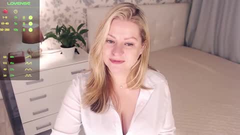 Snapshot of helenbonham chatting on 12/03/24, 04:58 Helena Bonham online show from 12/03/24, 04:58