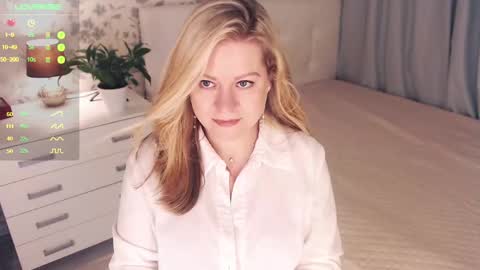 Snapshot of helenbonham chatting on 12/07/24, 06:10 Helena Bonham online show from 12/07/24, 06:10